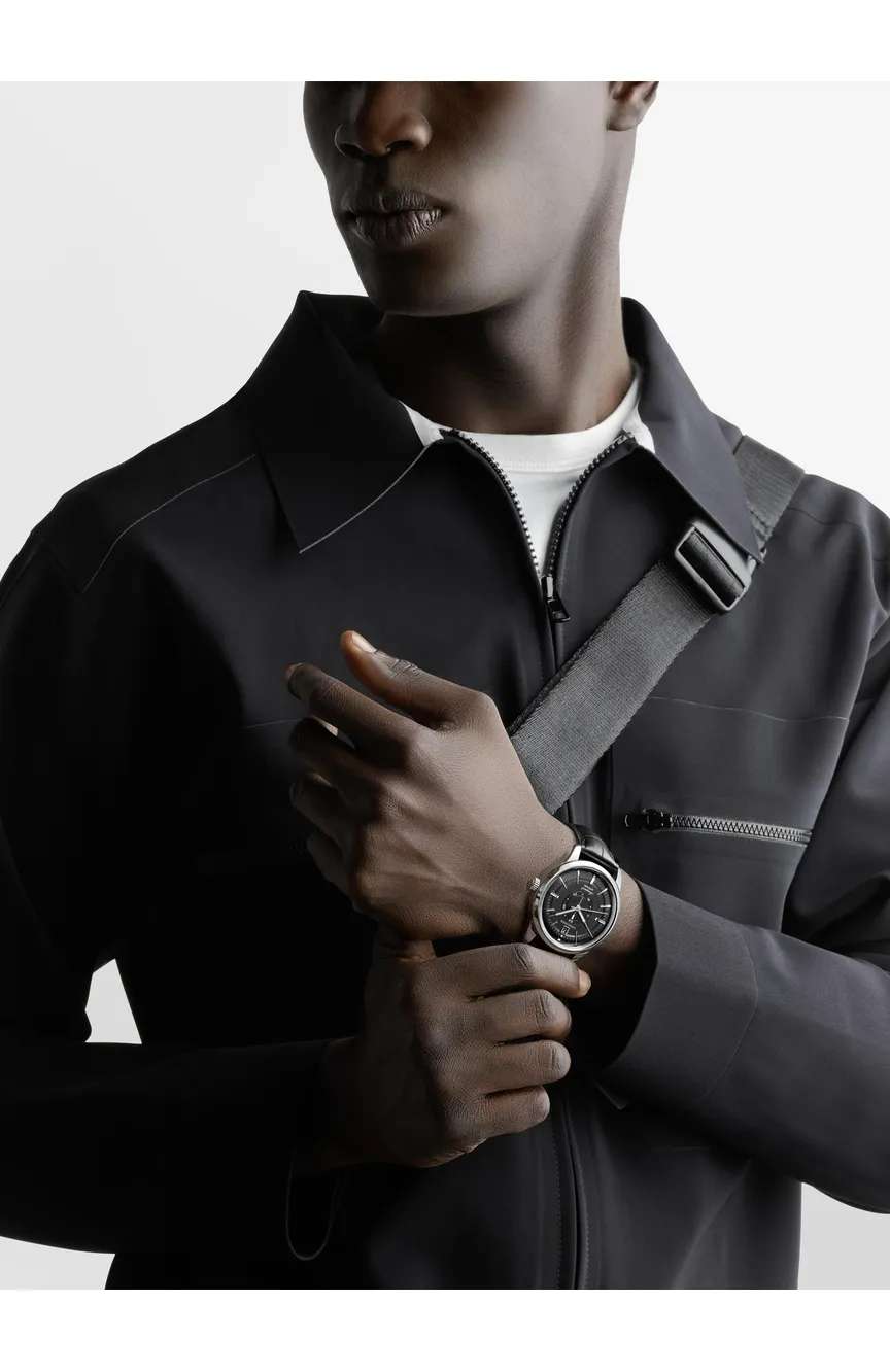 لونجين كونكويست هيريتج سنترال باور ريسيرف