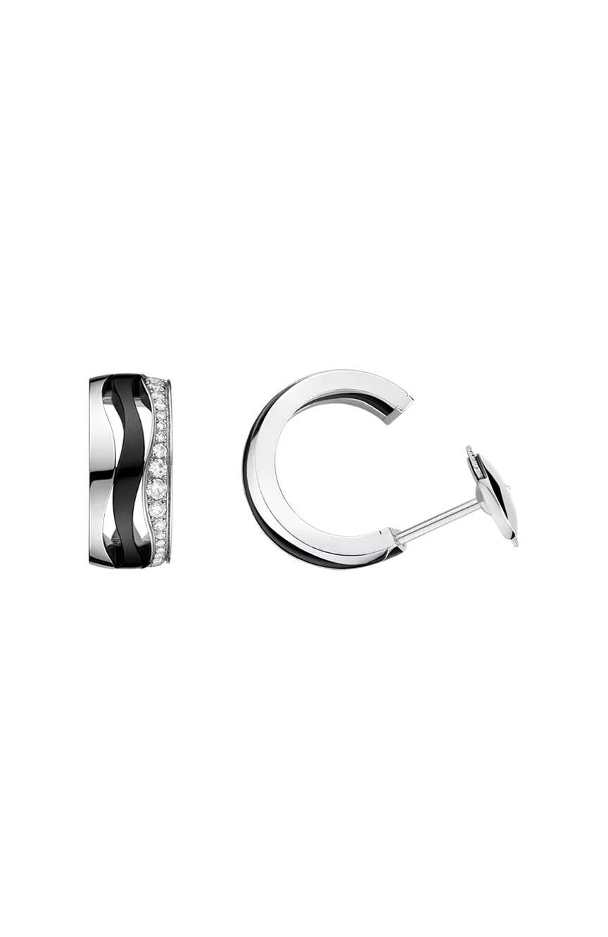 أوميغا أقراط من الذهب الأبيض عيار 18 قيراط مرصع بالماس والسيراميك