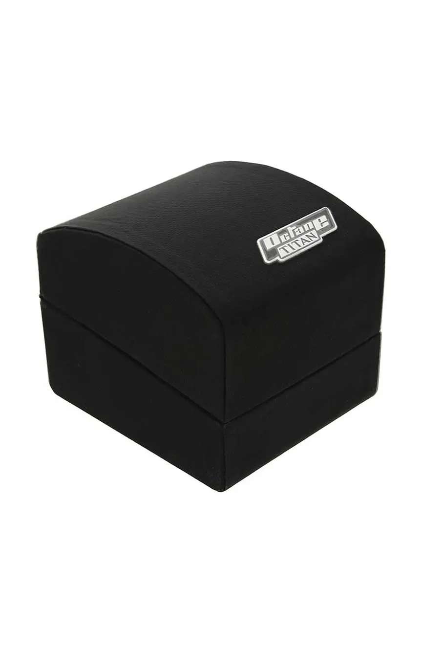 تيتان ساعة اليد أوكتان