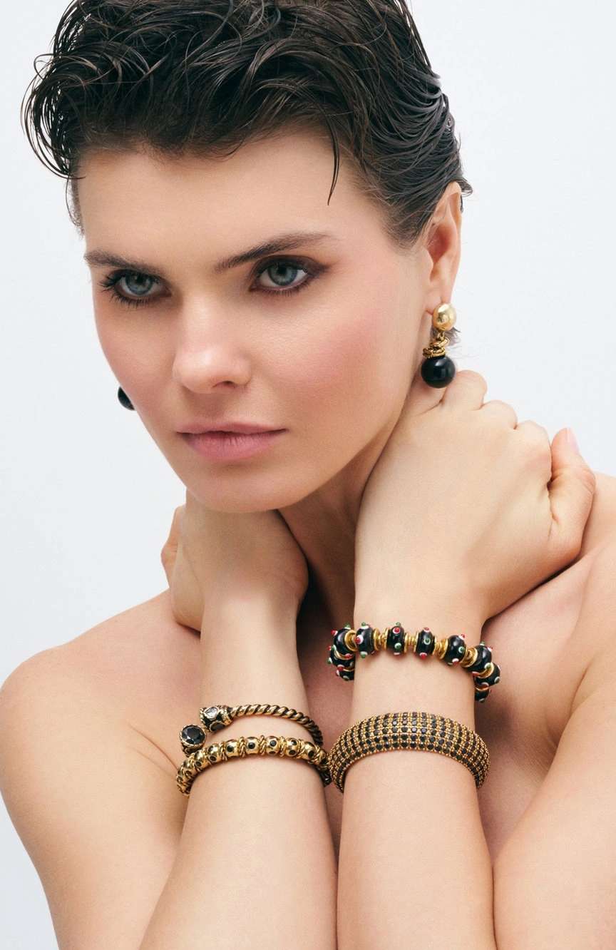 مون ريف Black Zircon Gold Cuff Bracelet