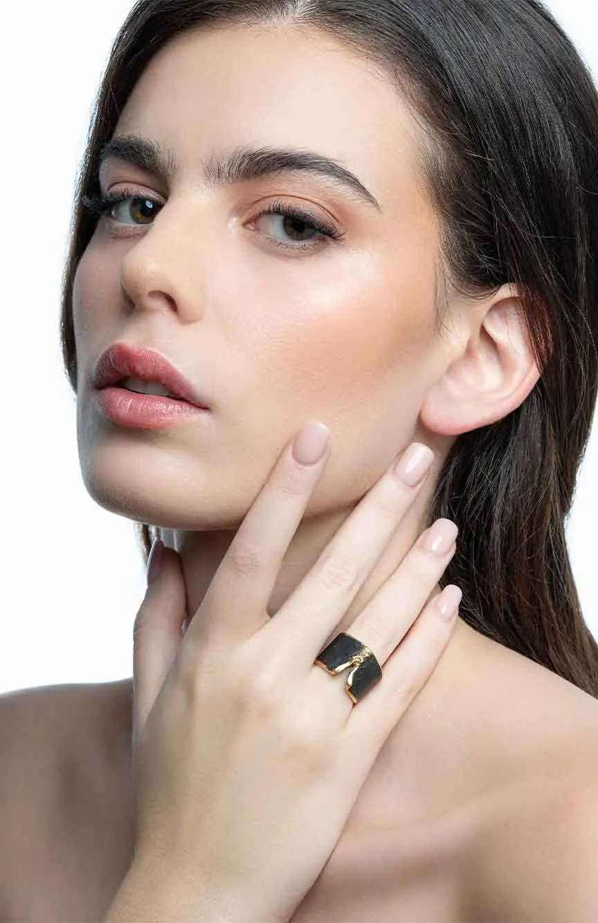 Fili Plaza Shinny diamond black adjustable ring