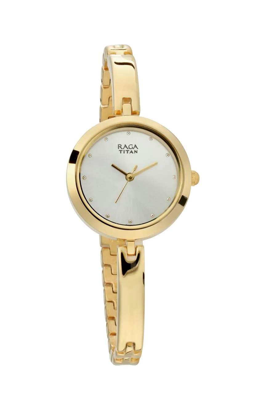 تيتان ساعة تيتان راجا فيفا بميناء فضي وسوار معدني للنساء