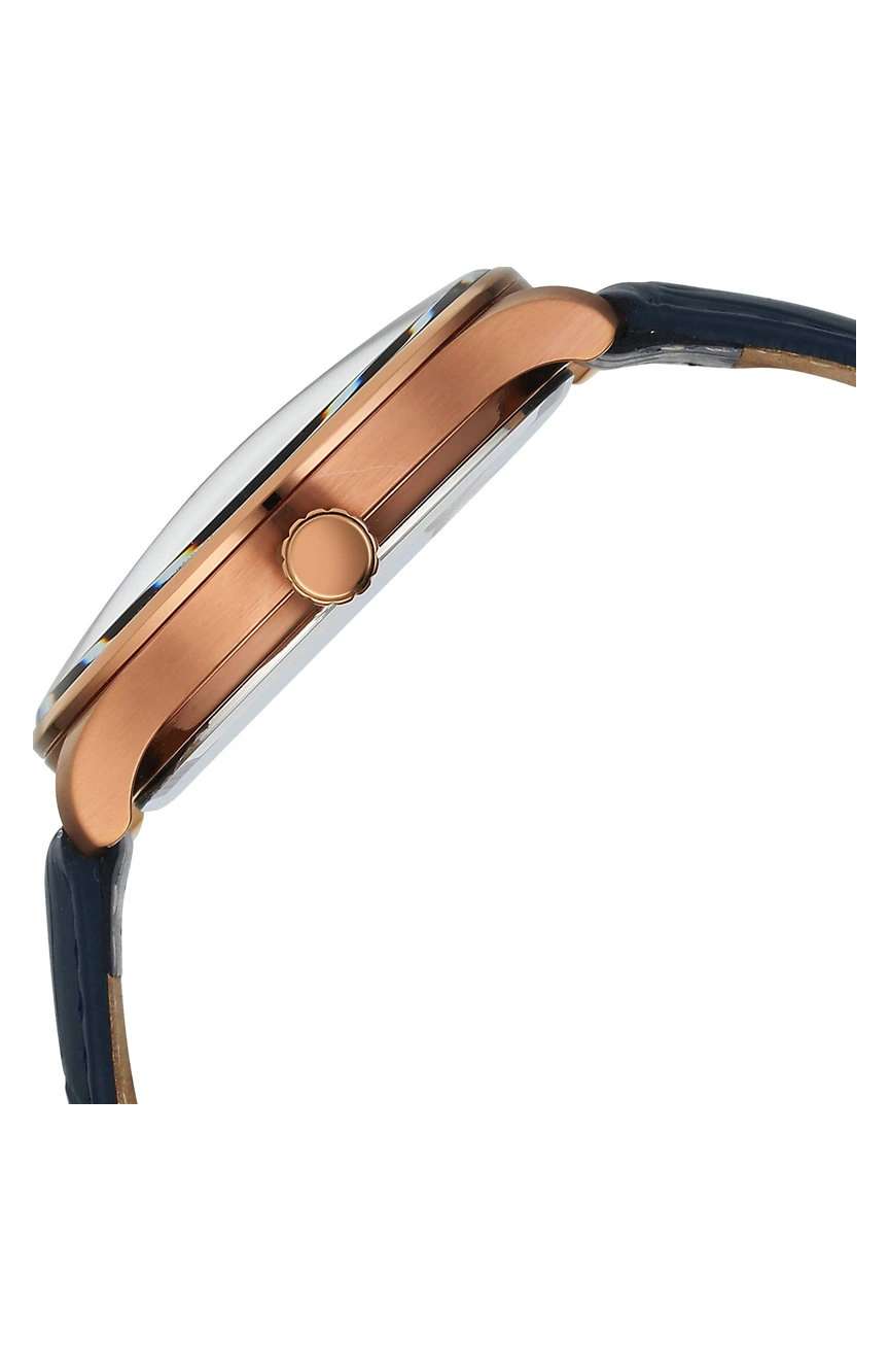 تيتان ساعة أنالوج مع قرص الأرض