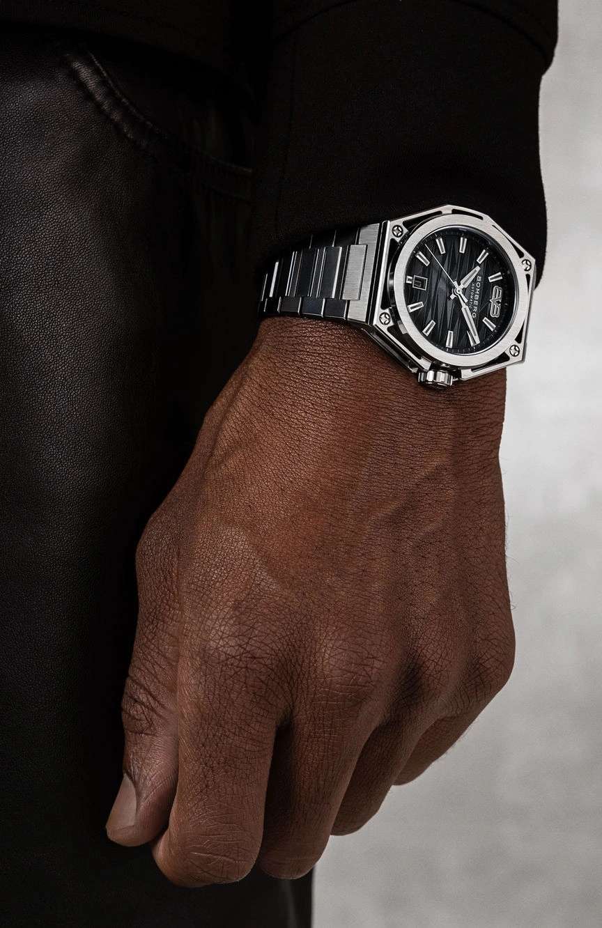 بومبيرج إيدج بلاك