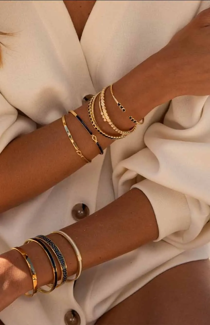 Bangle-Up Lily lacquer bracelet with drop clasp | RivoliShop.com