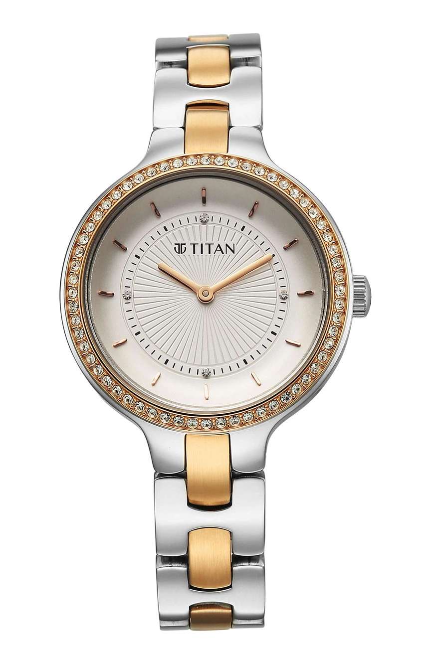 تيتان Glamour Quartz Analog