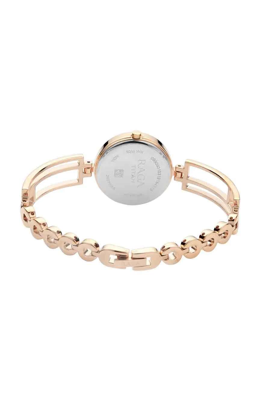 تيتان ساعة تيتان راجا فيفا بسوار معدني ذهبي وردي للنساء