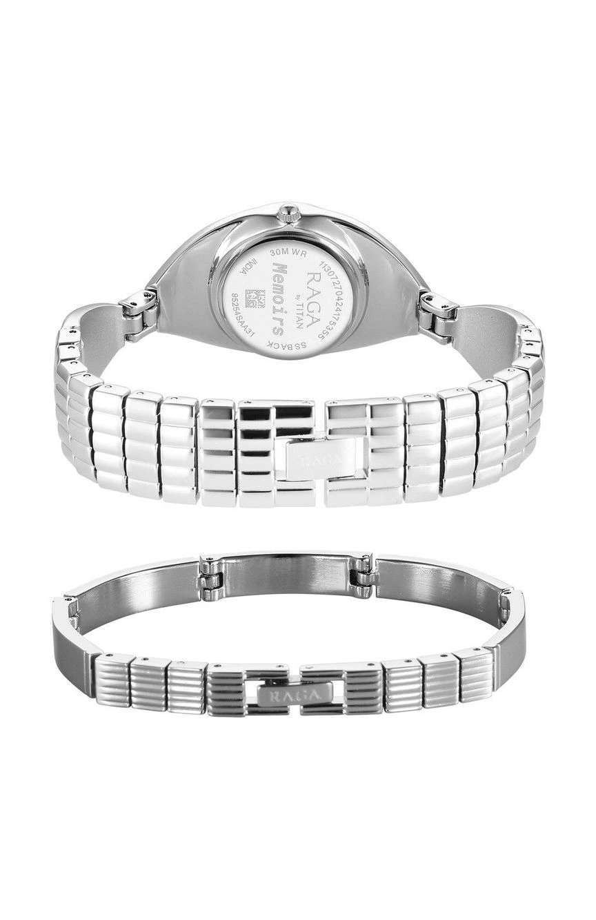 Titan Raga Memoirs Quartz Analog Silver Dial With Silver Metal Strap Watch For Women