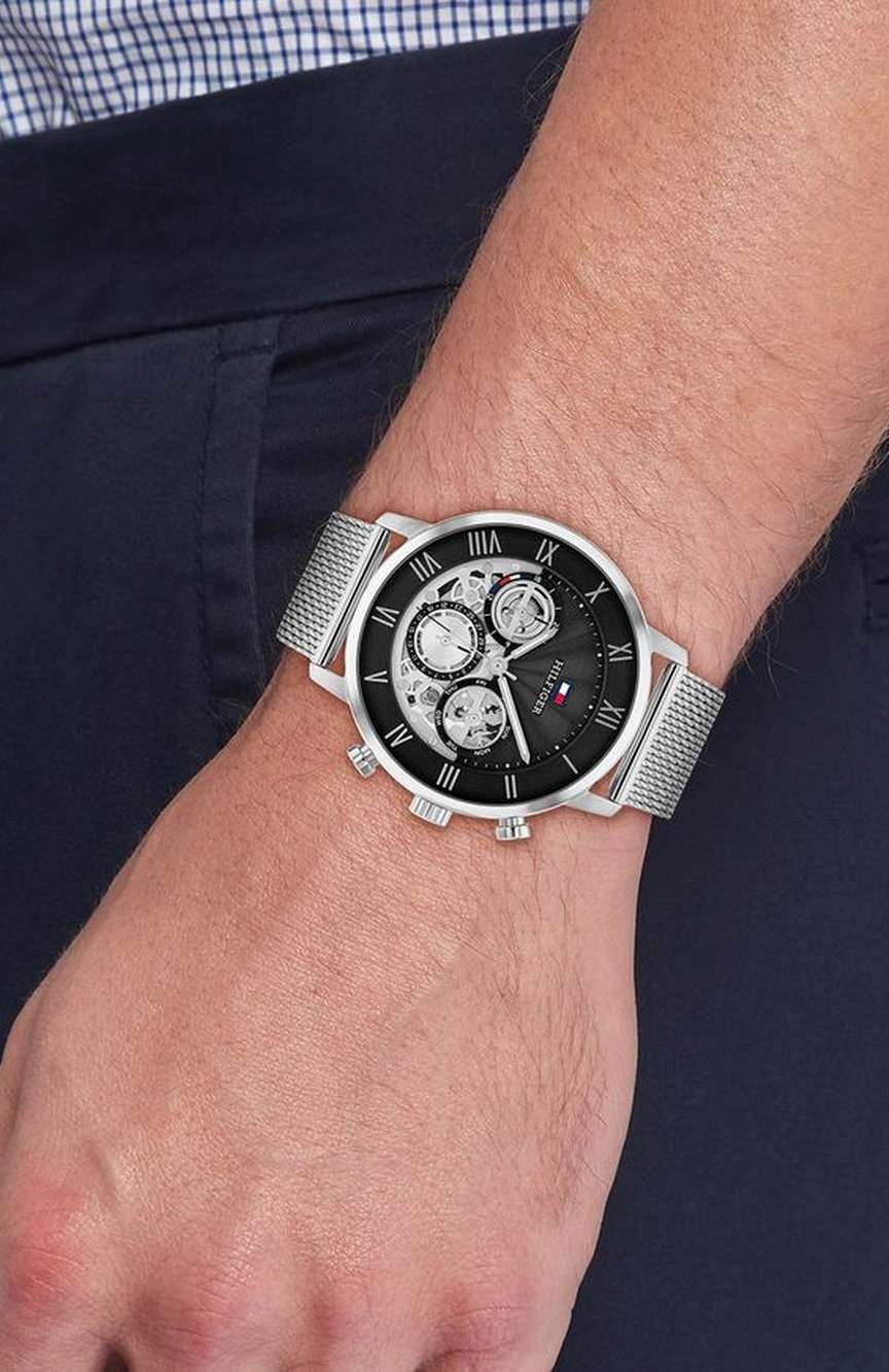 تومي هيلفجر Legend