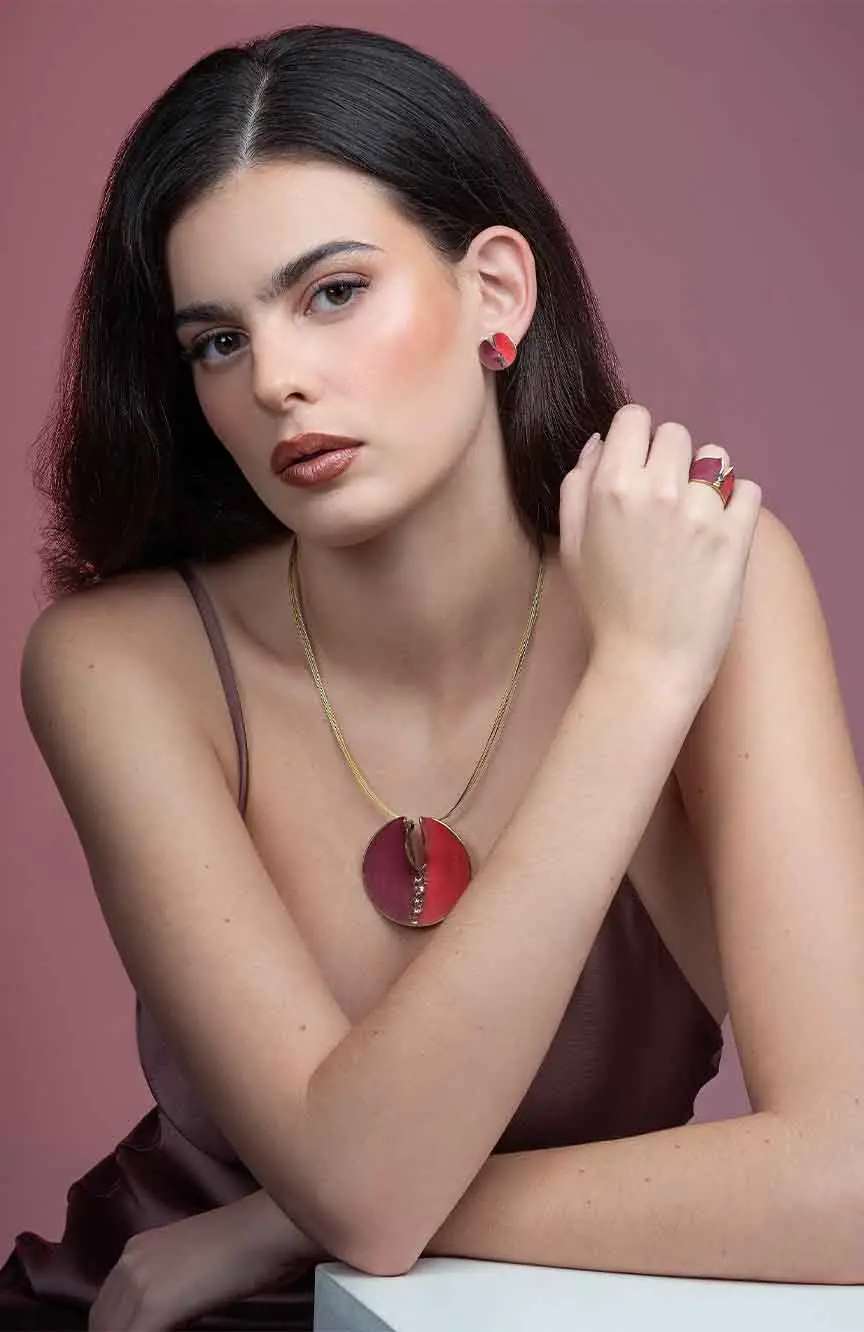 Fili Plaza Shinny diamond red garnet pendant necklace