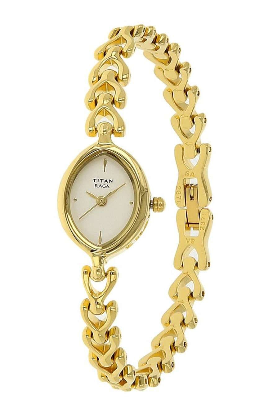 تيتان ساعة تيتان راجا بميناء أبيض وسوار معدني للنساء