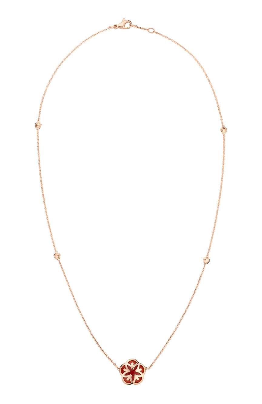 أوميغا قلادة من الذهب الأحمر عيار 18 قيراط والعقيق الأحمر