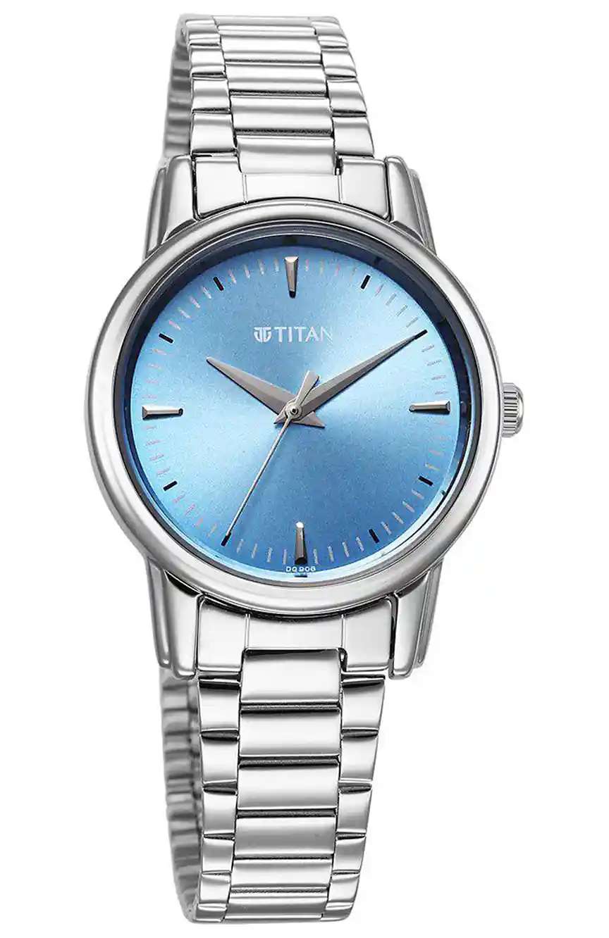 تيتان ساعة تيتان كاريشما كوارتز بميناء أزرق وسوار فضي ستانلس إستيل للنساء