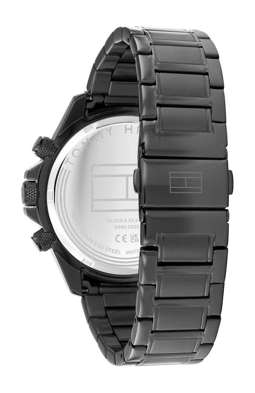 تومي هيلفجر Clark