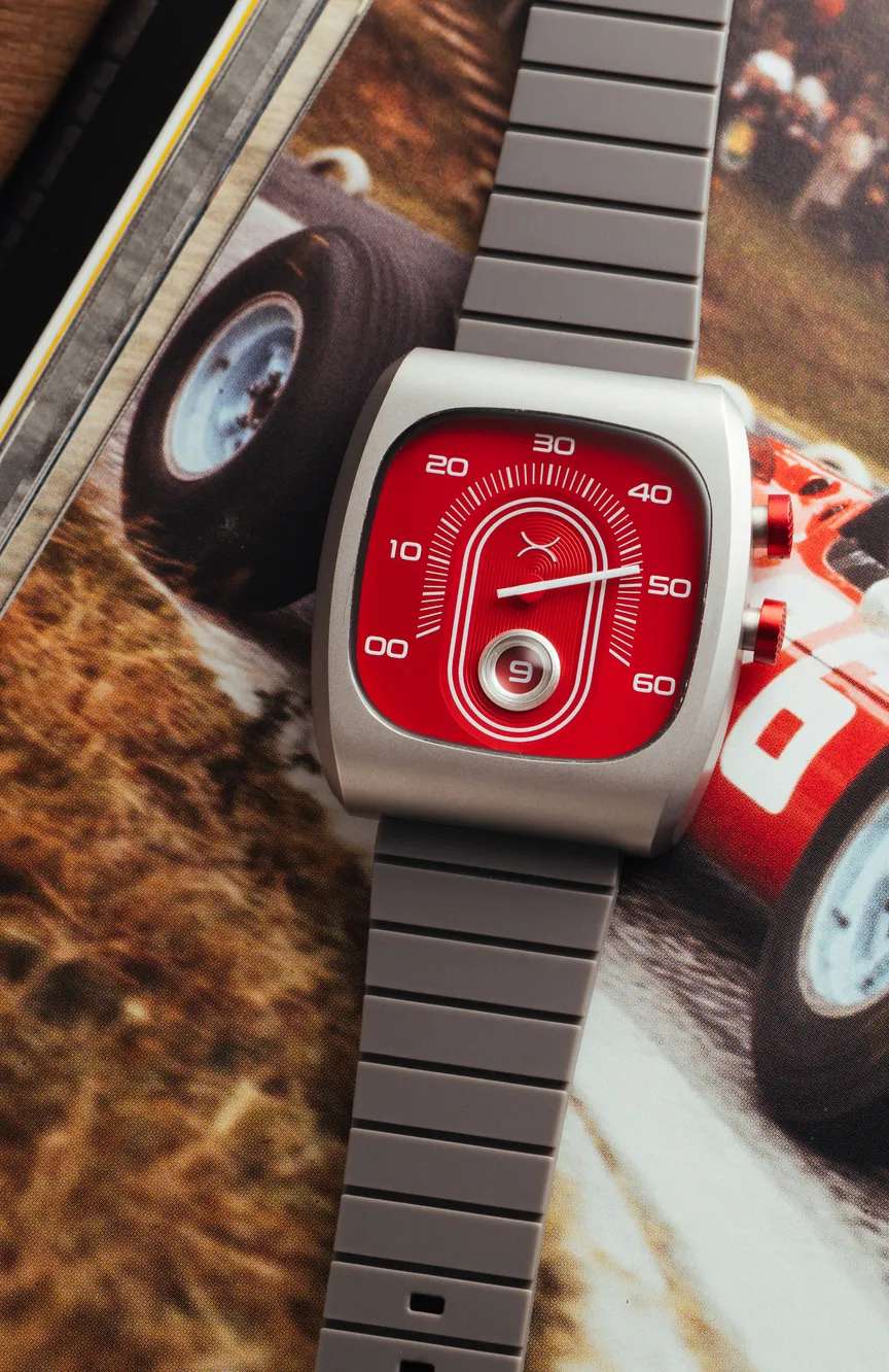 Xeric Retroscope Jump Hour Red
