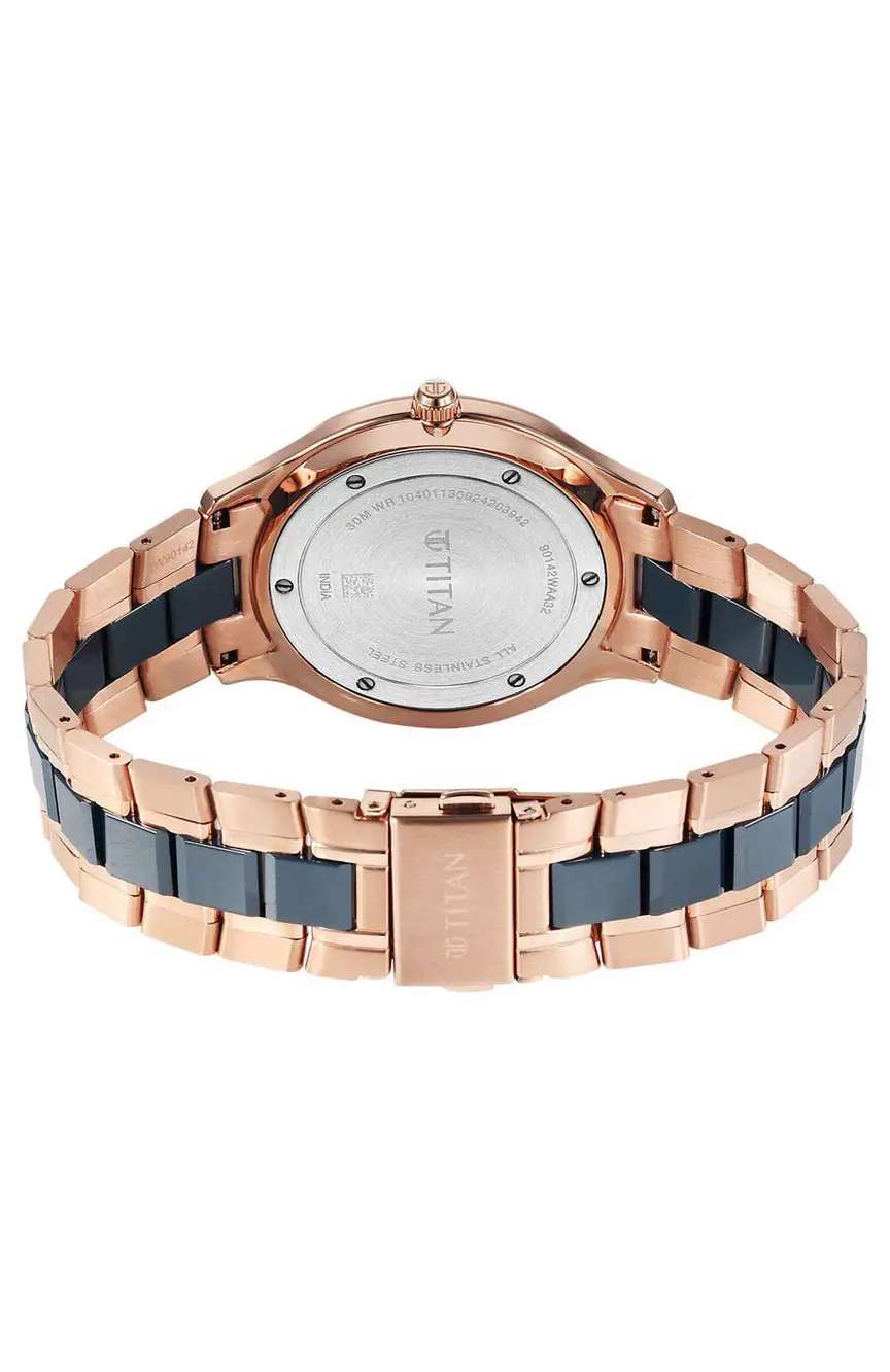 تيتان ساعة تيتان سيراميك فيوجن كوارتز بنافذة لعرض التاريخ بميناء أزرق وسوار ستانلس إستيل للرجال