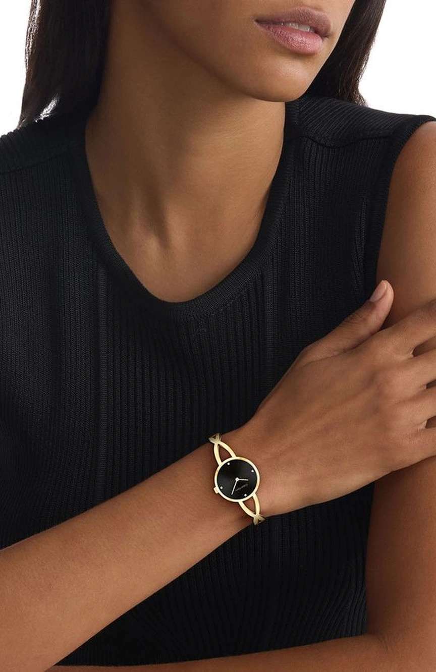 Calvin Klein Sculpted Embrace