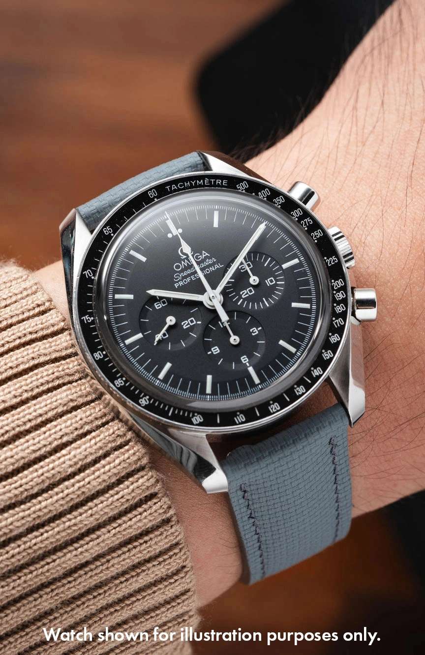 ديلوجز سوار جلدي بتصميم قماش الشراع باللون الرمادي