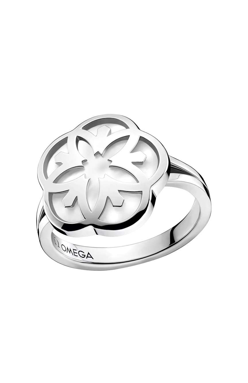 أوميغا خاتم من الذهب الأبيض عيار 18 قيراط واللؤلؤ