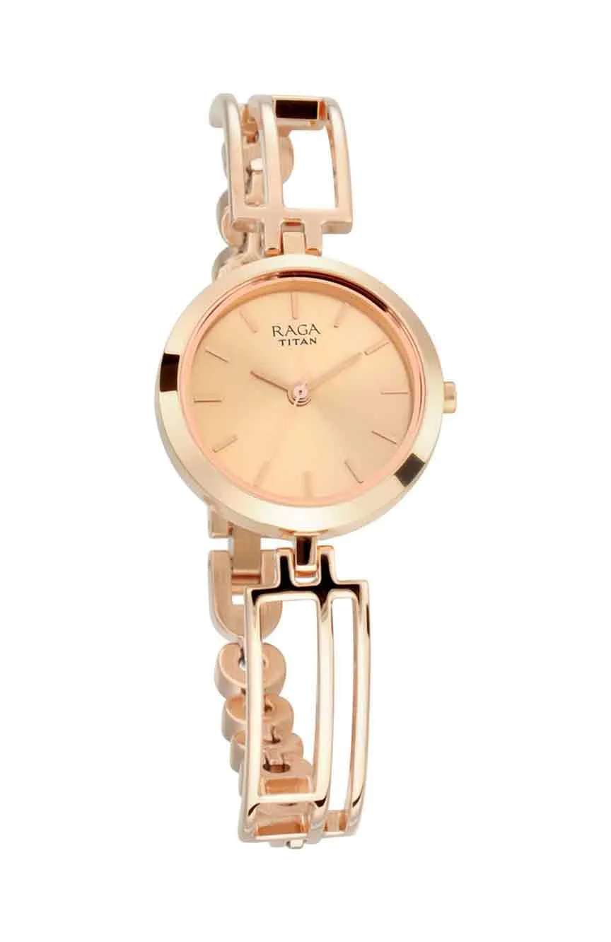 تيتان ساعة تيتان راجا فيفا بسوار معدني ذهبي وردي للنساء