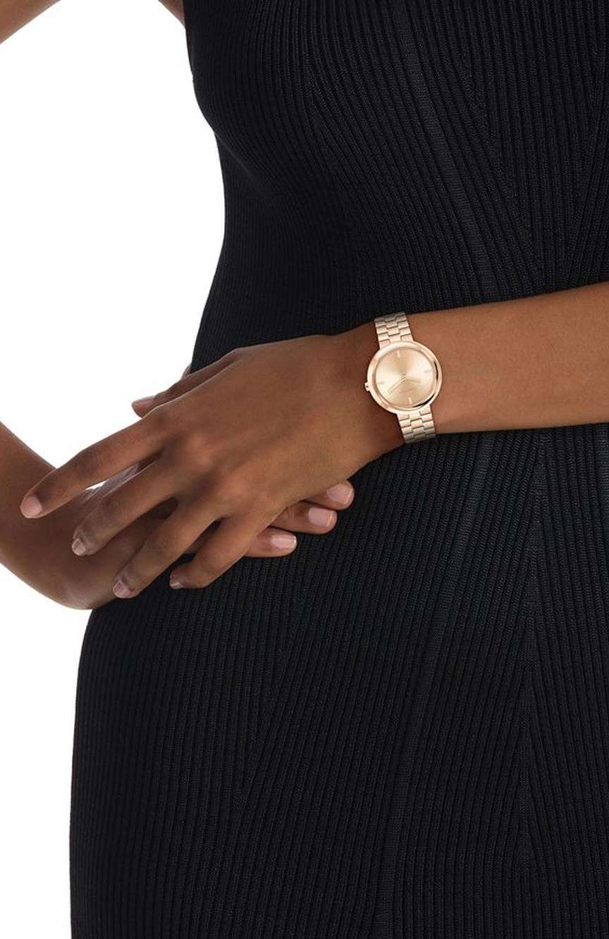 كلفن كلاين ساعة كلفن كلاين تويستد بيزل بميناء مستدير مقاس 34 مم وسوار ستانلس إستيل للنساء