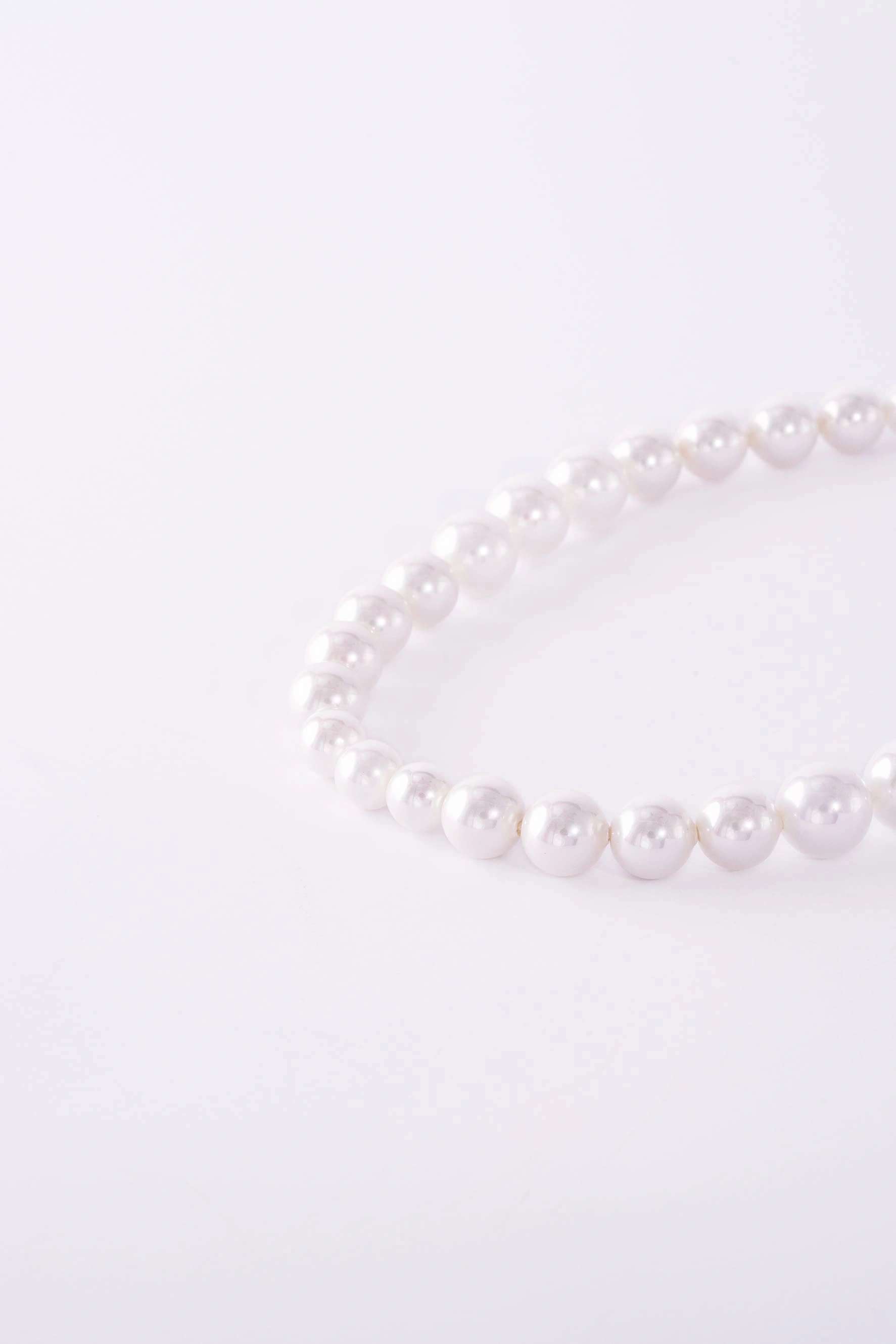 مادري بيرلا قلادة من اللؤلؤ بخيط واحد