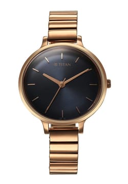 Titan ساعة تيتان كوارتز بميناء أزرق وسوار معدني للنساء