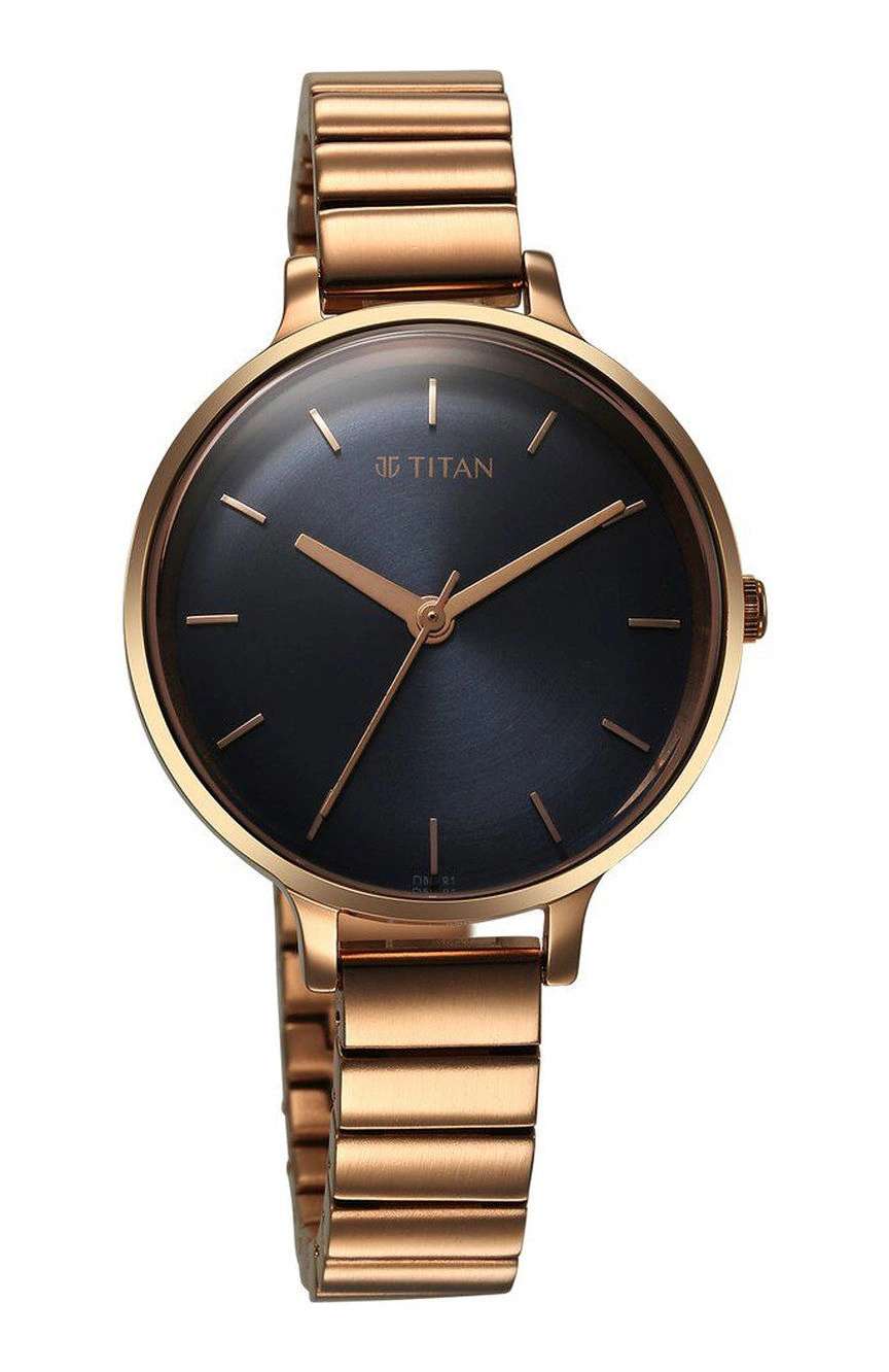 تيتان ساعة تيتان كوارتز بميناء أزرق وسوار معدني للنساء