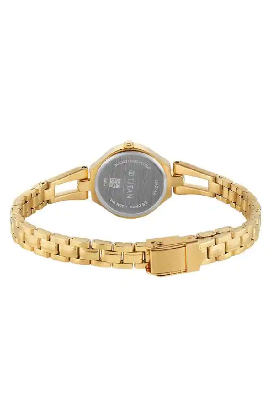 تيتان ساعة تيتان كاريشما بميناء ذهبي وسوار ستانلس إستيل للنساء