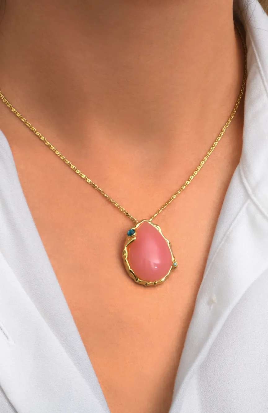 ستالايت Oceane Necklace On A Fine Chain With Pale Pink Pendant Set In Gold-Tone Metal - Multicolored
