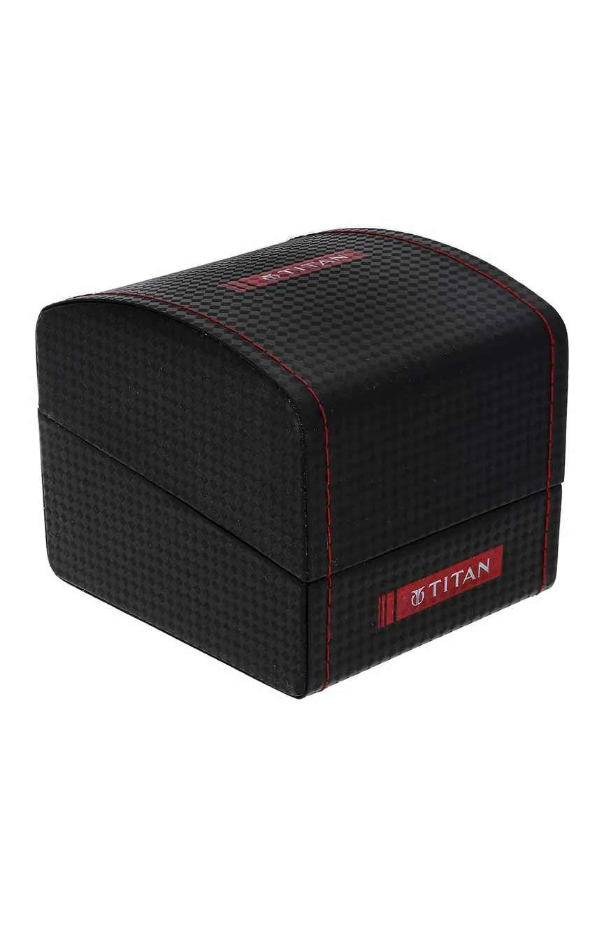 تيتان ساعة تيتان مينيماليست بسوار جلدي وعقارب متباينة للرجال