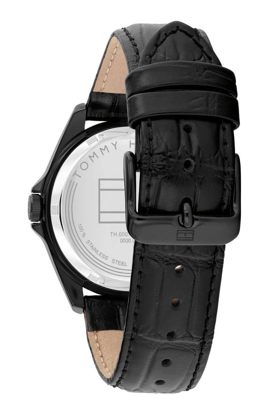 تومي هيلفجر Baker