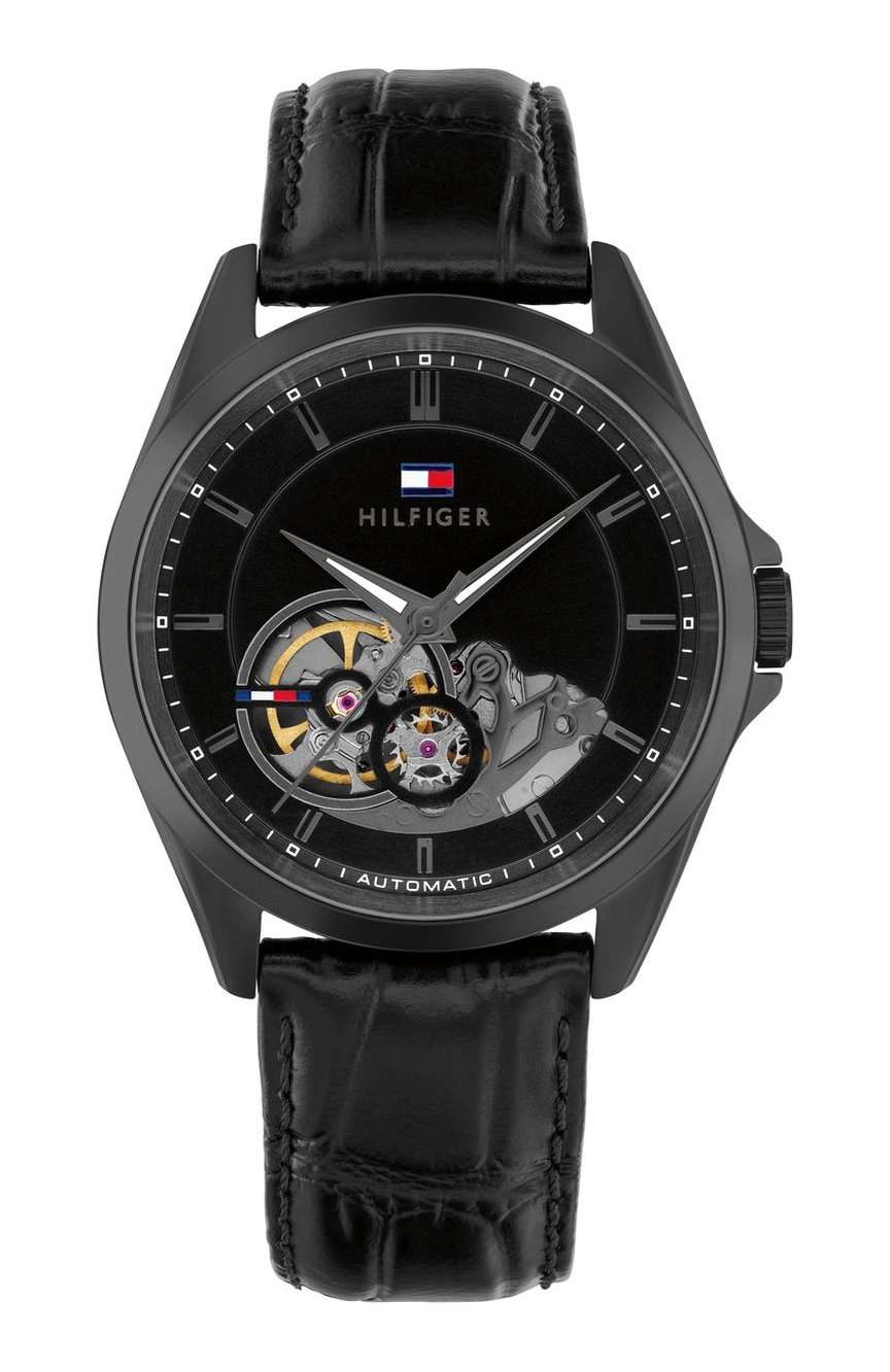 تومي هيلفجر Baker