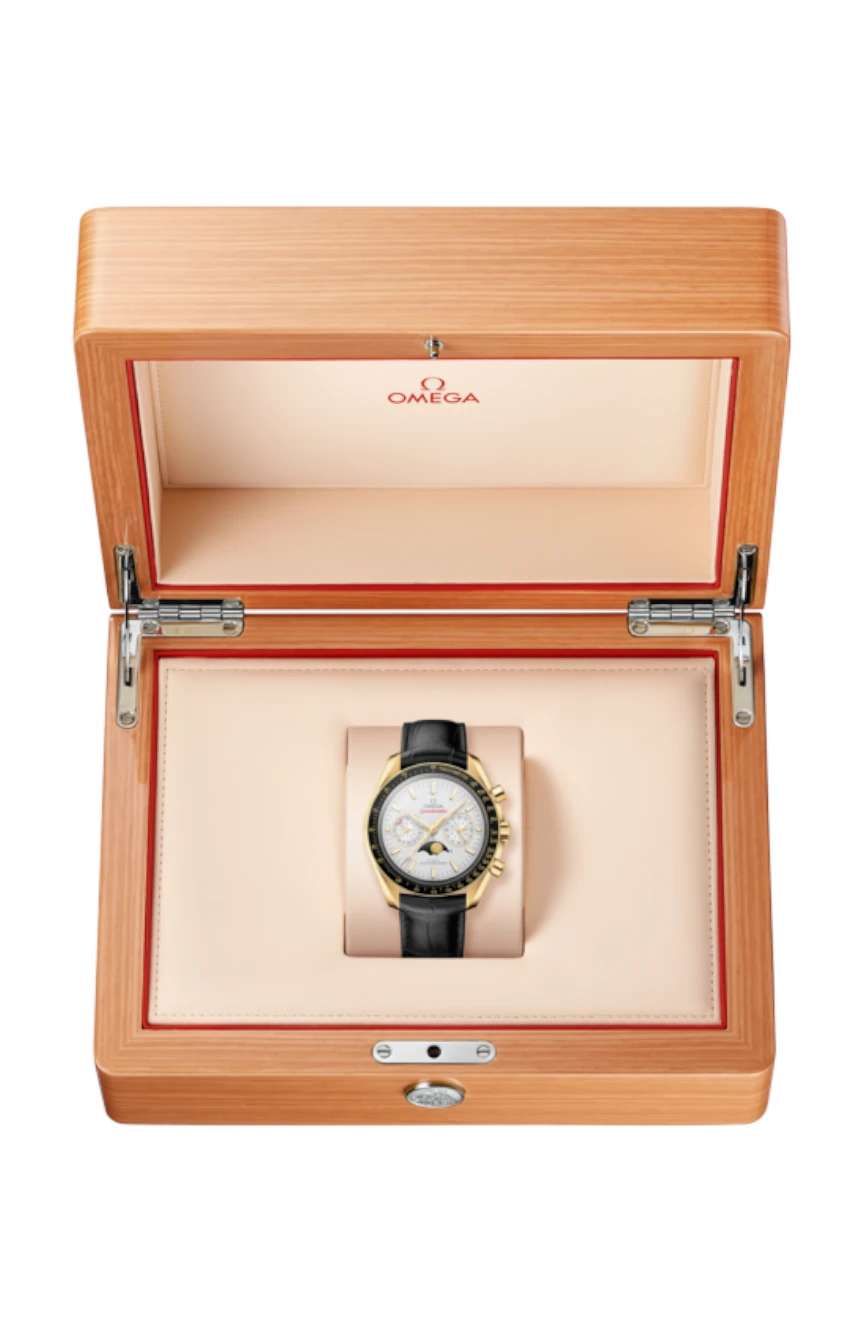 أوميغا Moonphase
