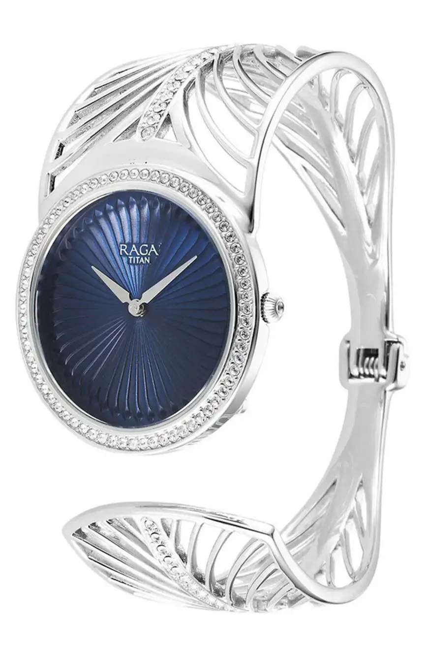 تيتان Raga Silver Quartz Analog Blue Dial With Sterling Silver Metal Strap And Case Watch For Women (Large)