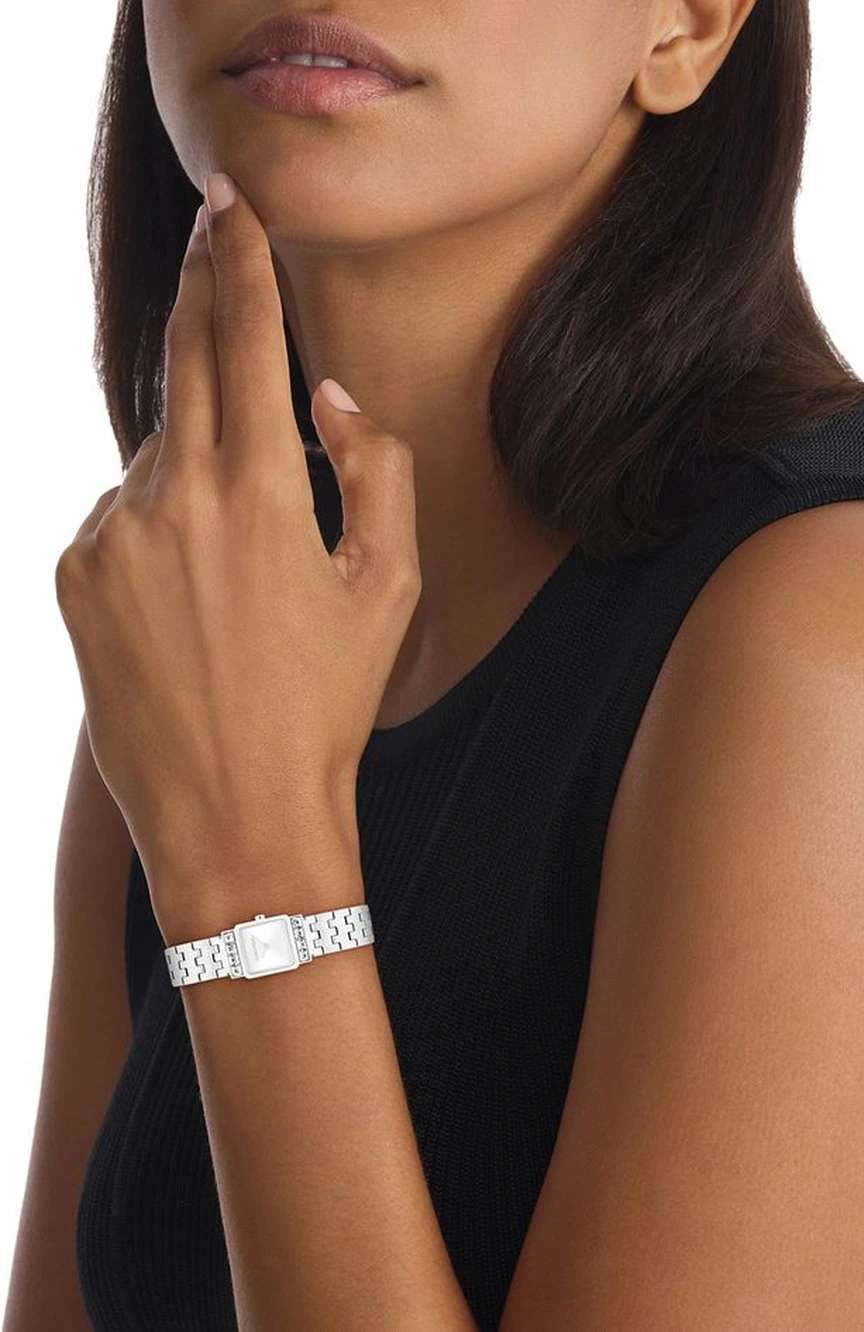 كلفن كلاين Poise