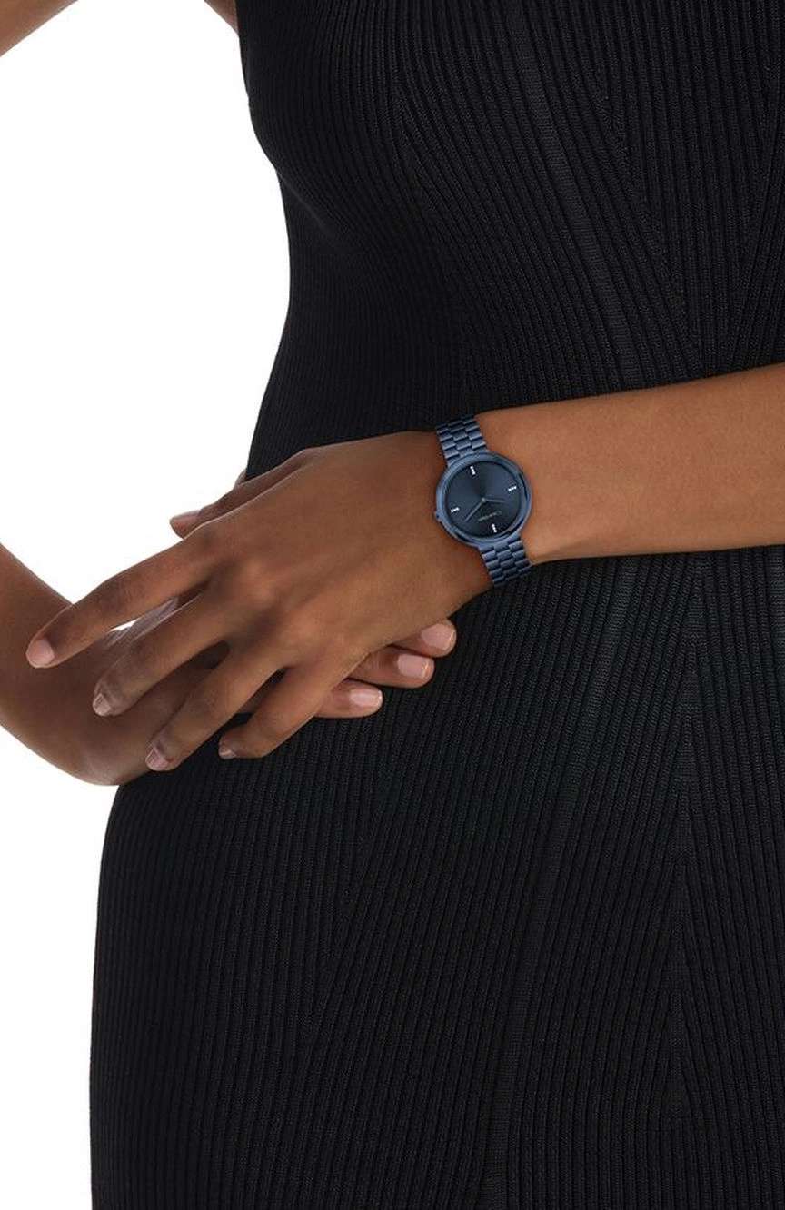 كلفن كلاين Twisted Bezel