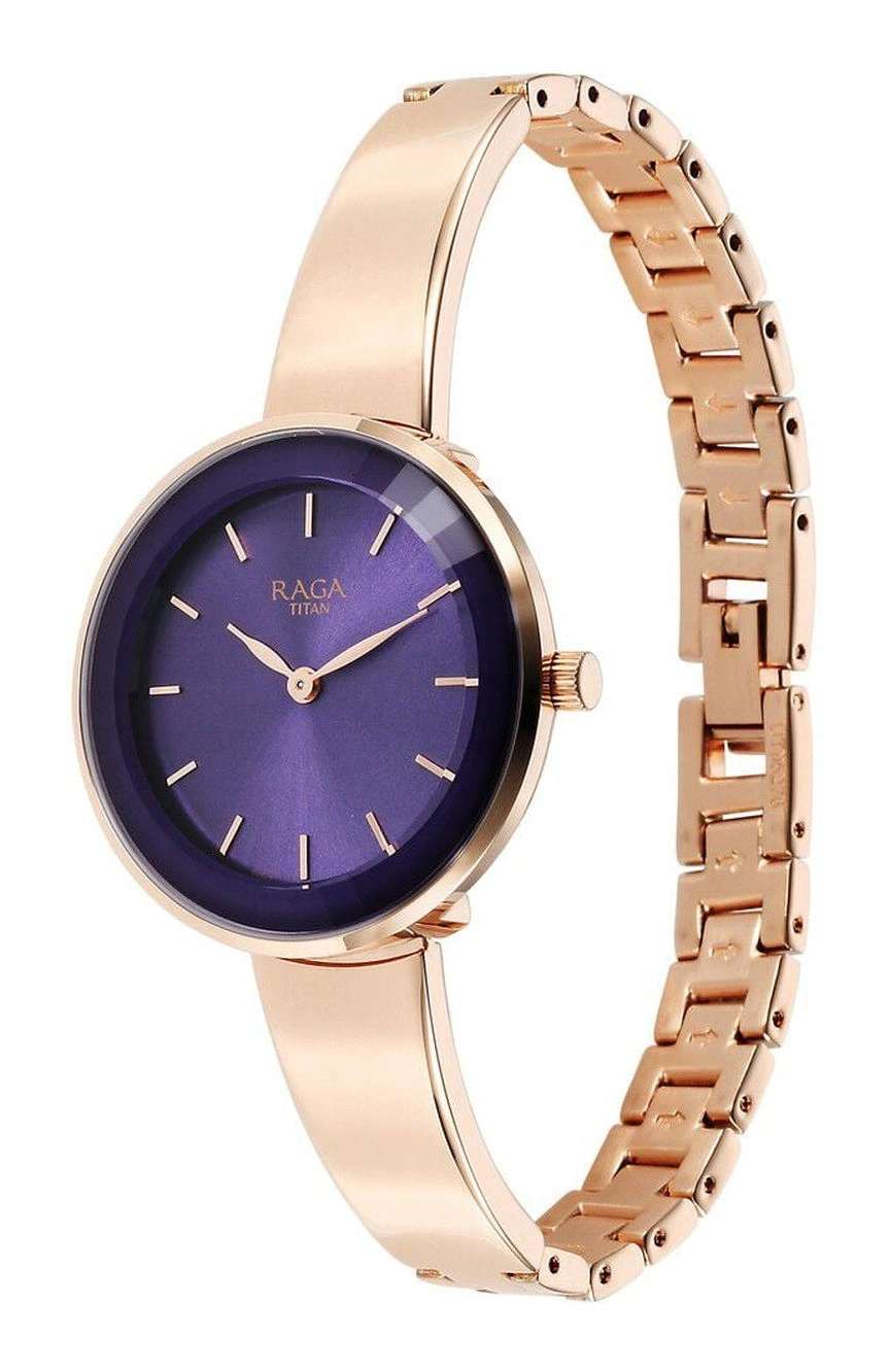 تيتان ساعة تيتان راجا شوستوبر كوارتز بميناء أرجواني وسوار معدني لون ذهبي وردي للنساء