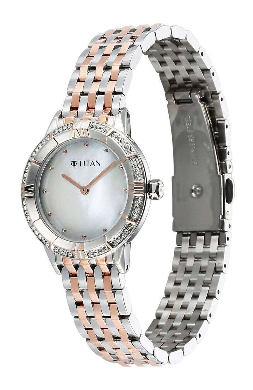 تيتان ساعة تيتان جلامور كوارتز بميناء لؤلؤي وسوار ستانلس إستيل بلونين للنساء