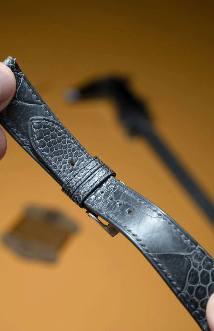 Delugs Leather - Dark Grey Ostrich Signature Strap
