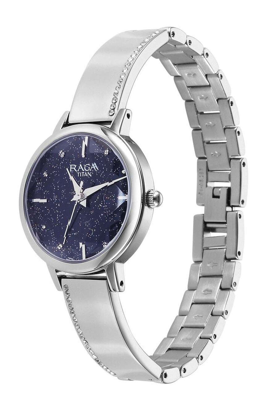 تيتان ساعة تيتان راجا شوستوبر كوارتز بميناء أزرق وسوار معدني بلون فضي للنساء